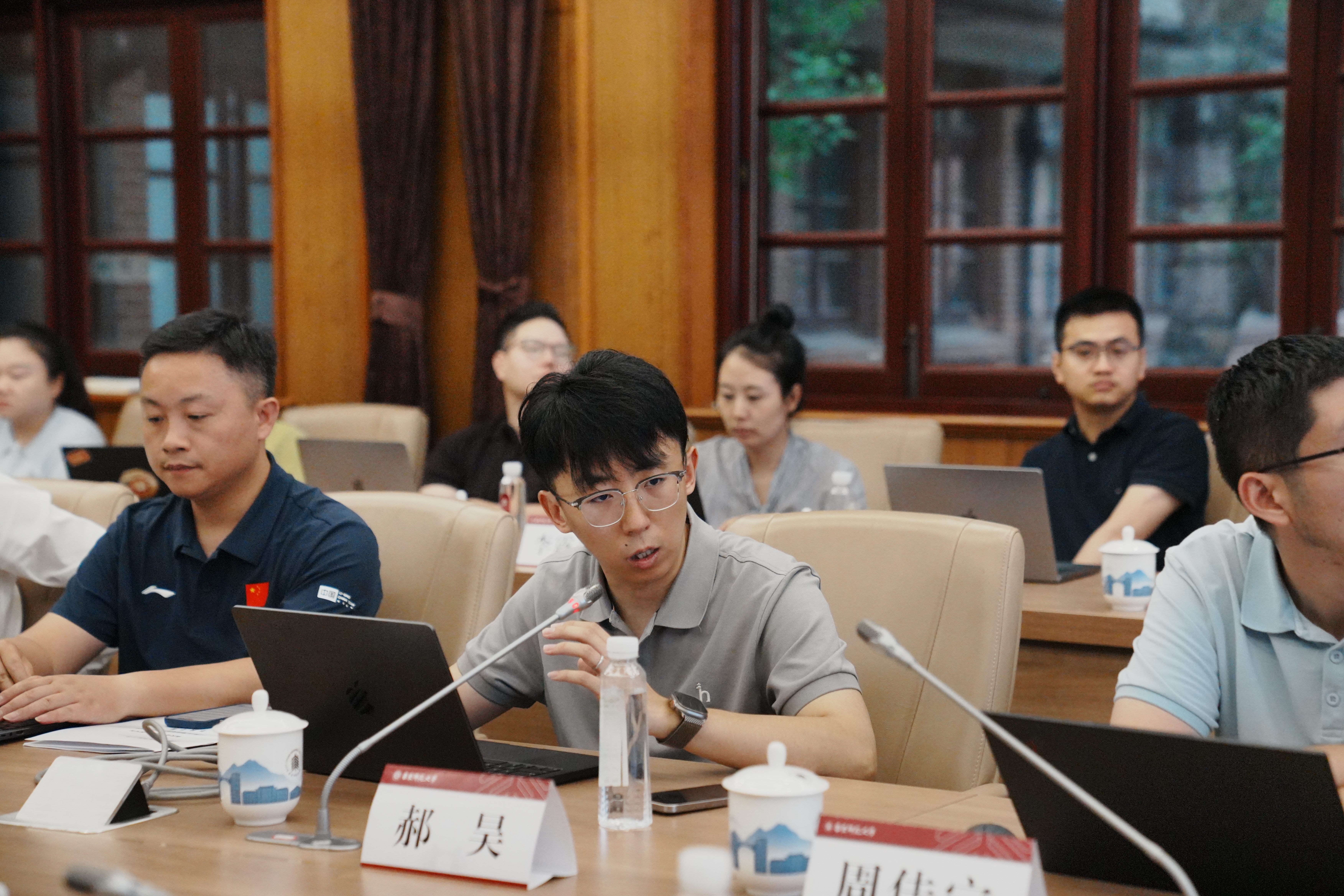 华东师范大学上海智能教育研究院郝昊副研究员作专题辅导报告(1).JPG