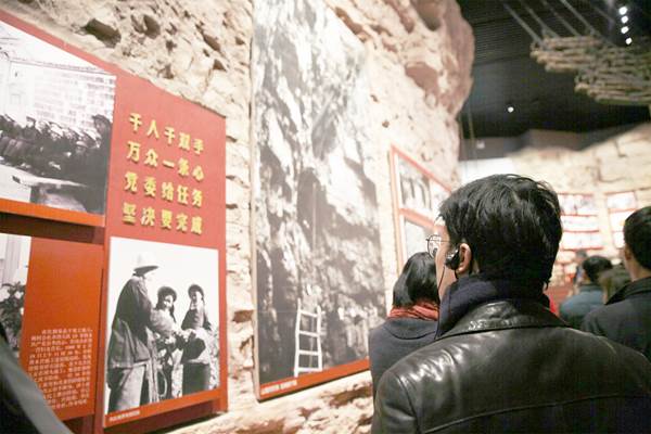 http://news.ecnu.edu.cn/_upload/article/images/fc/a2/90cd60b244aaba21141d4764a3f8/66ba7b82-d294-4f02-a24b-92862e771a37.jpg