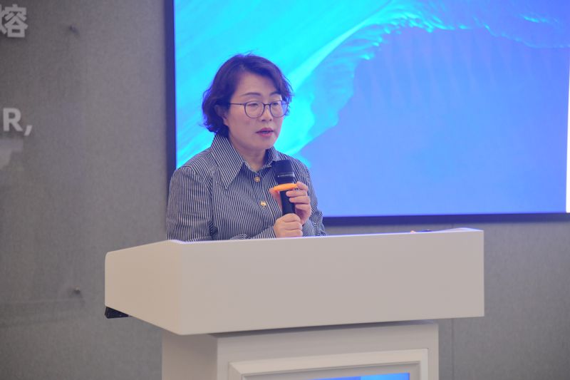 01党委组织部路葵主持开班仪式.JPG